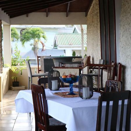 Rainbow Inn Grenville ภายนอก รูปภาพ
