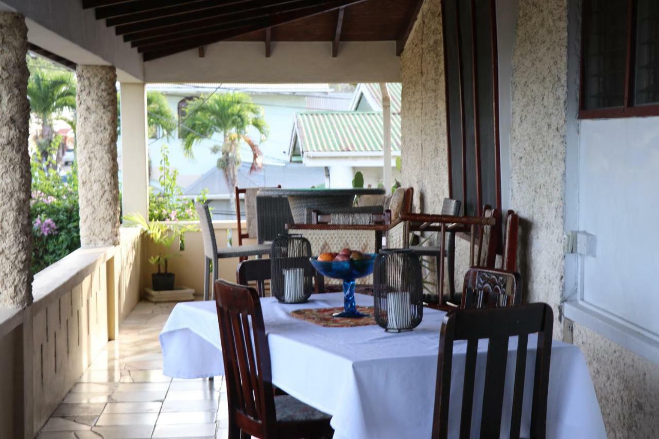 Rainbow Inn Grenville ภายนอก รูปภาพ
